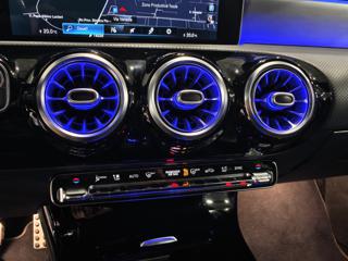 MERCEDES-BENZ CLA 200 usata, con Controllo automatico clima