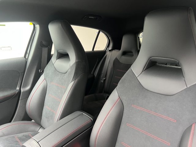 MERCEDES-BENZ A 250 usata, con Touch screen