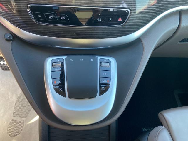 MERCEDES-BENZ V 300 usata, con Autoradio digitale