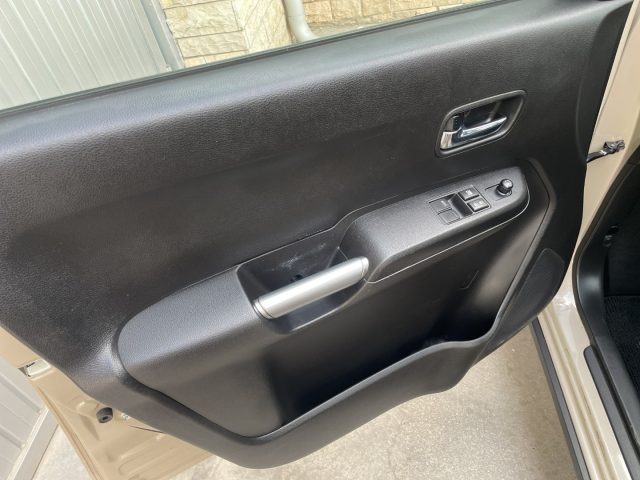 SUZUKI Ignis usata, con Autoradio digitale