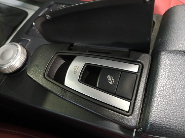 MERCEDES-BENZ E 220 usata, con Sistema di navigazione