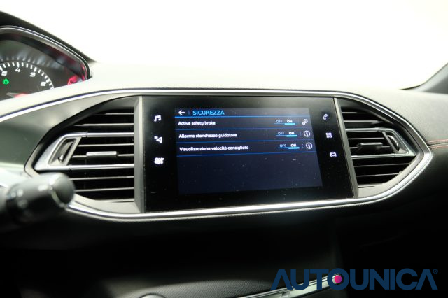 PEUGEOT 308 usata, con Sensori di parcheggio posteriori