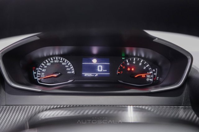 PEUGEOT 2008 usata, con Sistema di navigazione