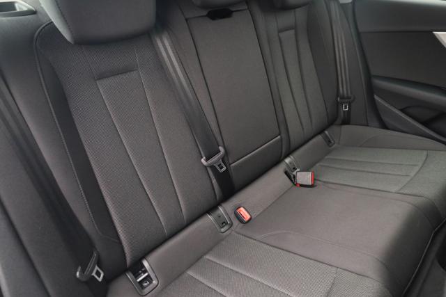 AUDI A4 usata, con Volante multifunzione
