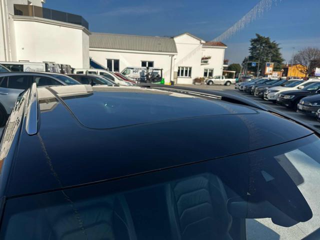 VOLKSWAGEN Tiguan usata, con Leve al volante