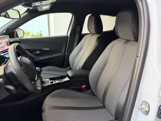 PEUGEOT 2008 usata, con Volante multifunzione