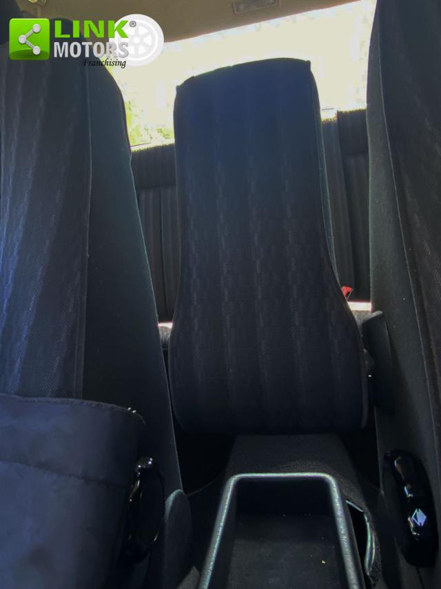 MERCEDES-BENZ 200 usata 33