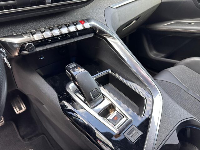 PEUGEOT 3008 usata, con Climatizzatore