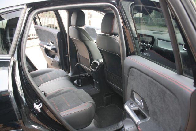 MERCEDES-BENZ GLA 200 usata, con Fendinebbia