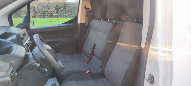 PEUGEOT Partner usata, con Autoradio digitale