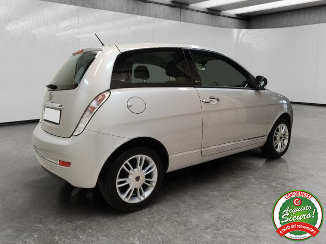 LANCIA Ypsilon usata, con Autoradio
