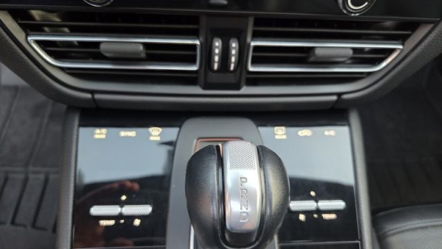 PORSCHE Macan usata, con Volante in pelle
