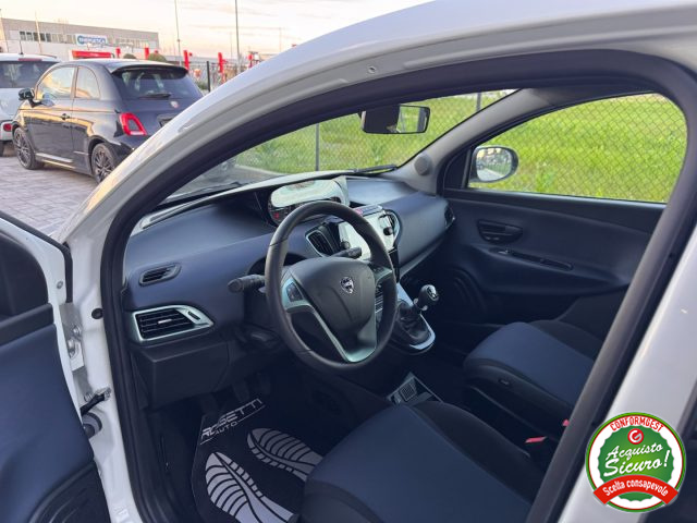 LANCIA Ypsilon usata, con ESP