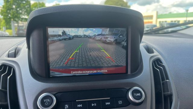 FORD Transit Courier usata, con Autoradio digitale