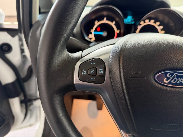 FORD Fiesta usata, con Lettore CD