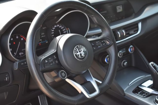 ALFA ROMEO Stelvio usata, con Controllo automatico clima