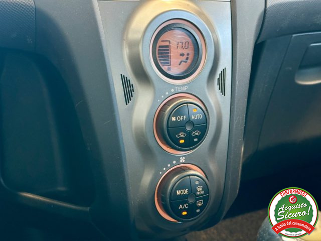 TOYOTA Yaris usata, con Controllo automatico clima