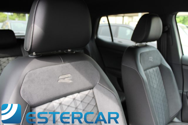 VOLKSWAGEN T-Cross usata, con USB