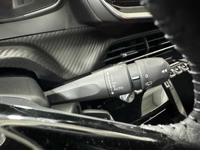 PEUGEOT 2008 usata 26