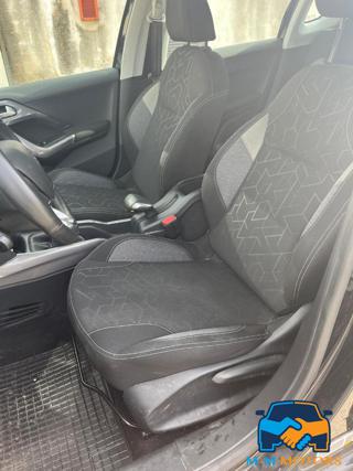PEUGEOT 2008 usata, con Cruise Control