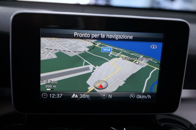 MERCEDES-BENZ GLC 220 usata, con Chiusura centralizzata
