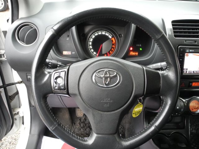 TOYOTA Urban Cruiser usata, con Alzacristalli elettrici