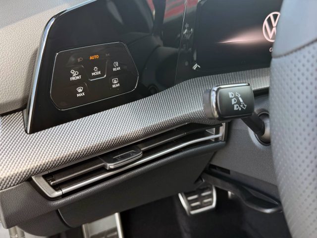 VOLKSWAGEN Golf usata, con Sensore di pioggia