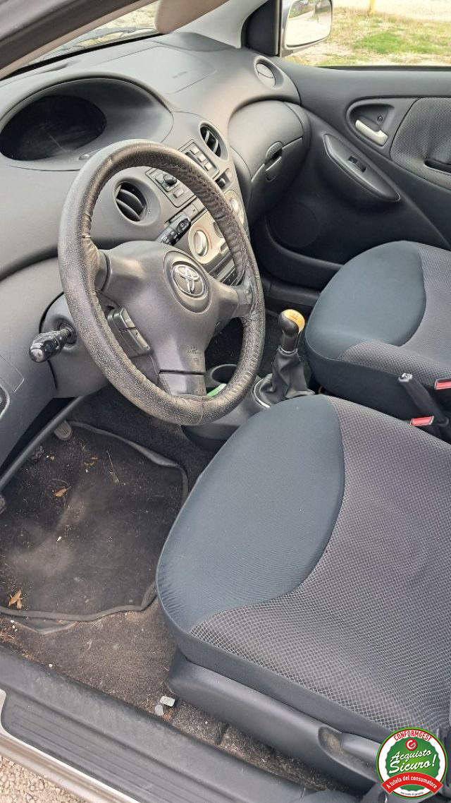 TOYOTA Yaris usata, con Airbag laterali