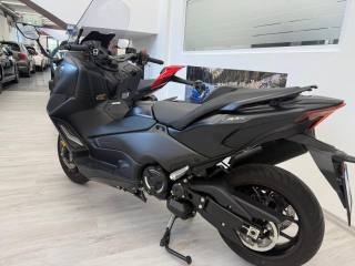 YAMAHA T-Max 560 usata 2