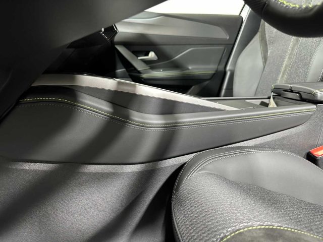 PEUGEOT 308 usata, con Airbag testa