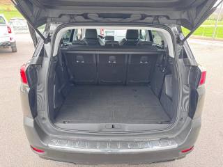PEUGEOT 5008 usata, con Autoradio digitale