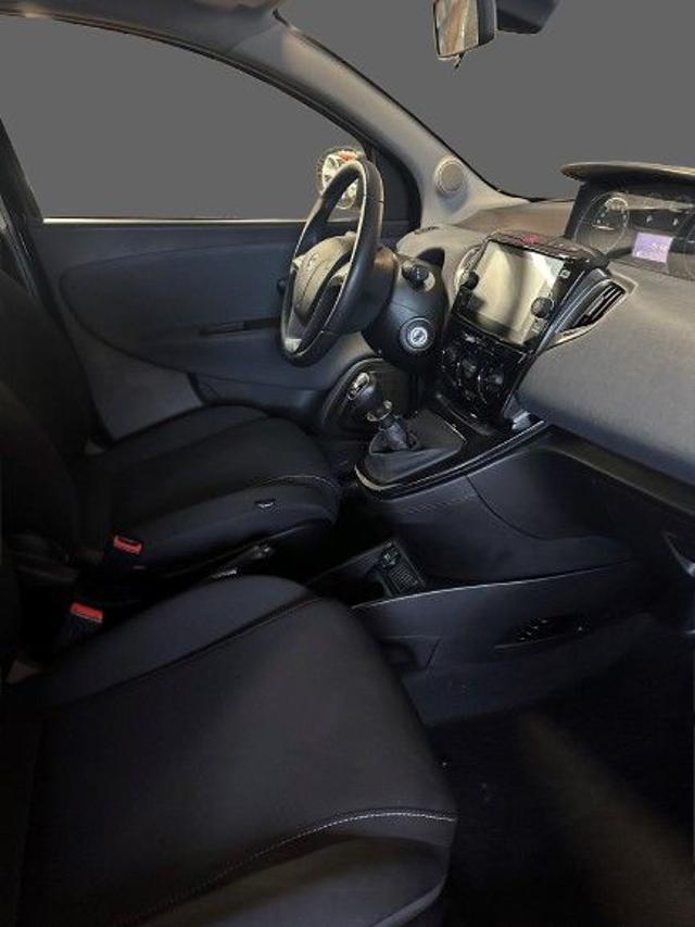 LANCIA Ypsilon usata, con Airbag