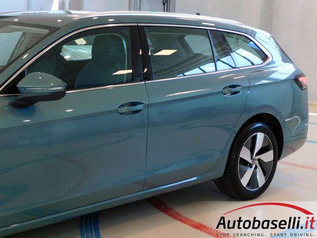 VOLKSWAGEN Passat usata, con Fari LED
