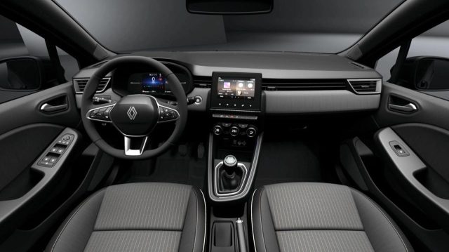 RENAULT Clio usata, con Autoradio