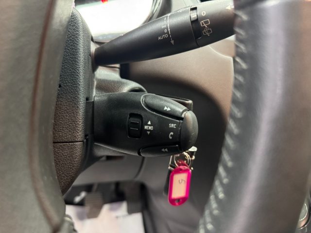 PEUGEOT 5008 usata, con MP3