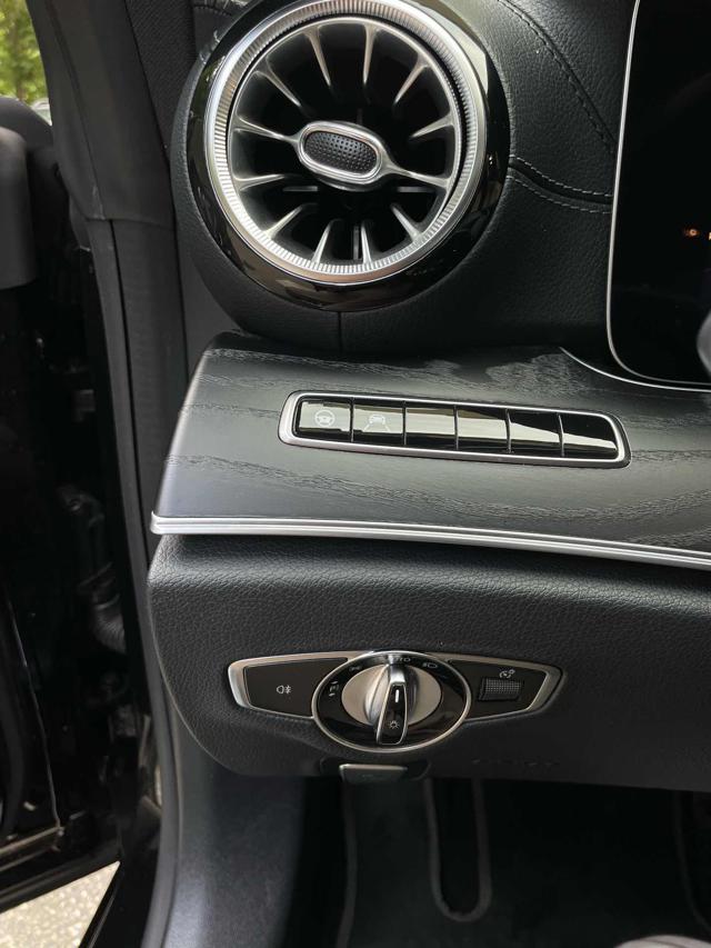MERCEDES-BENZ E 220 usata, con Sedile posteriore sdoppiato