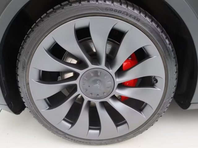 TESLA Model Y usata, con Chiusura centralizzata