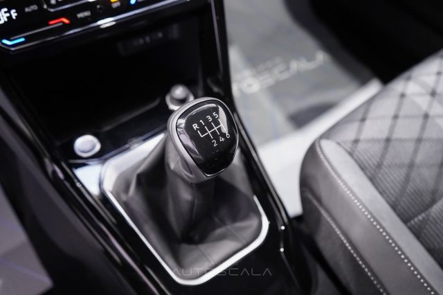 VOLKSWAGEN T-Roc usata, con Autoradio digitale