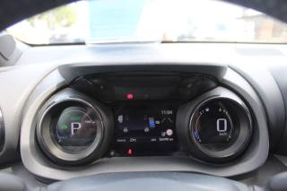 TOYOTA Yaris usata, con Fari LED