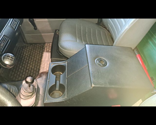 LAND ROVER Defender usata 24