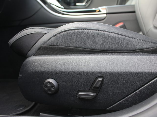 MERCEDES-BENZ C 200 usata, con Supporto lombare
