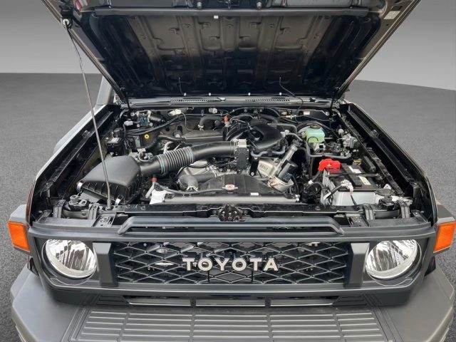 TOYOTA Land Cruiser usata, con Fari LED