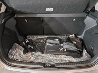 TOYOTA Yaris usata, con USB