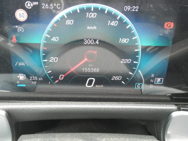 MERCEDES-BENZ GLB 200 usata, con Servosterzo