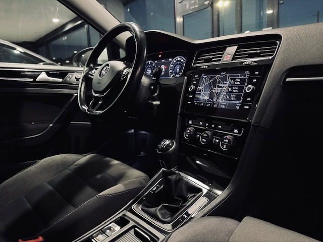 VOLKSWAGEN Golf usata, con Cruise Control