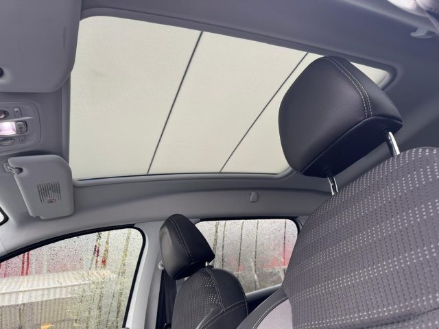 PEUGEOT 2008 usata, con Volante multifunzione