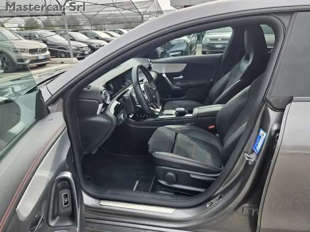 MERCEDES-BENZ CLA 180 usata, con Telecamera per parcheggio assistito