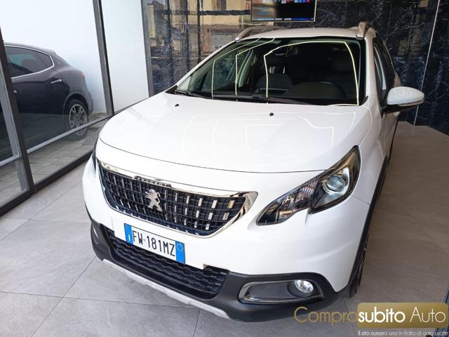 PEUGEOT 2008 usata, con Airbag