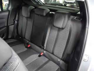 PEUGEOT 208 usata, con Sedile posteriore sdoppiato