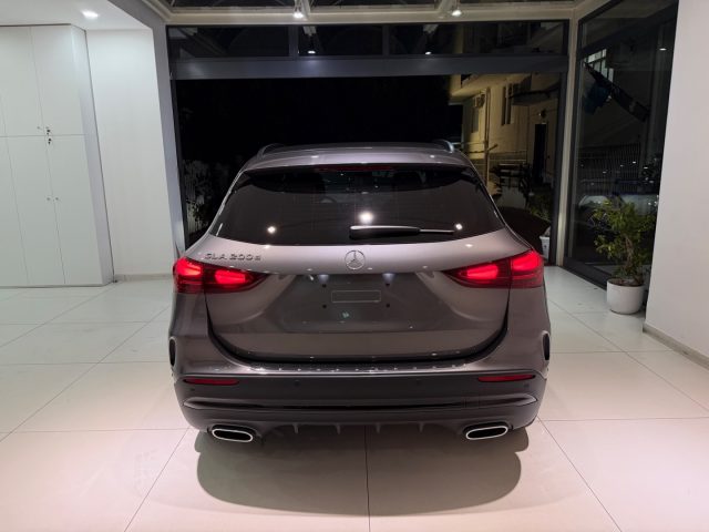 MERCEDES-BENZ GLA 200 usata, con Vetri oscurati